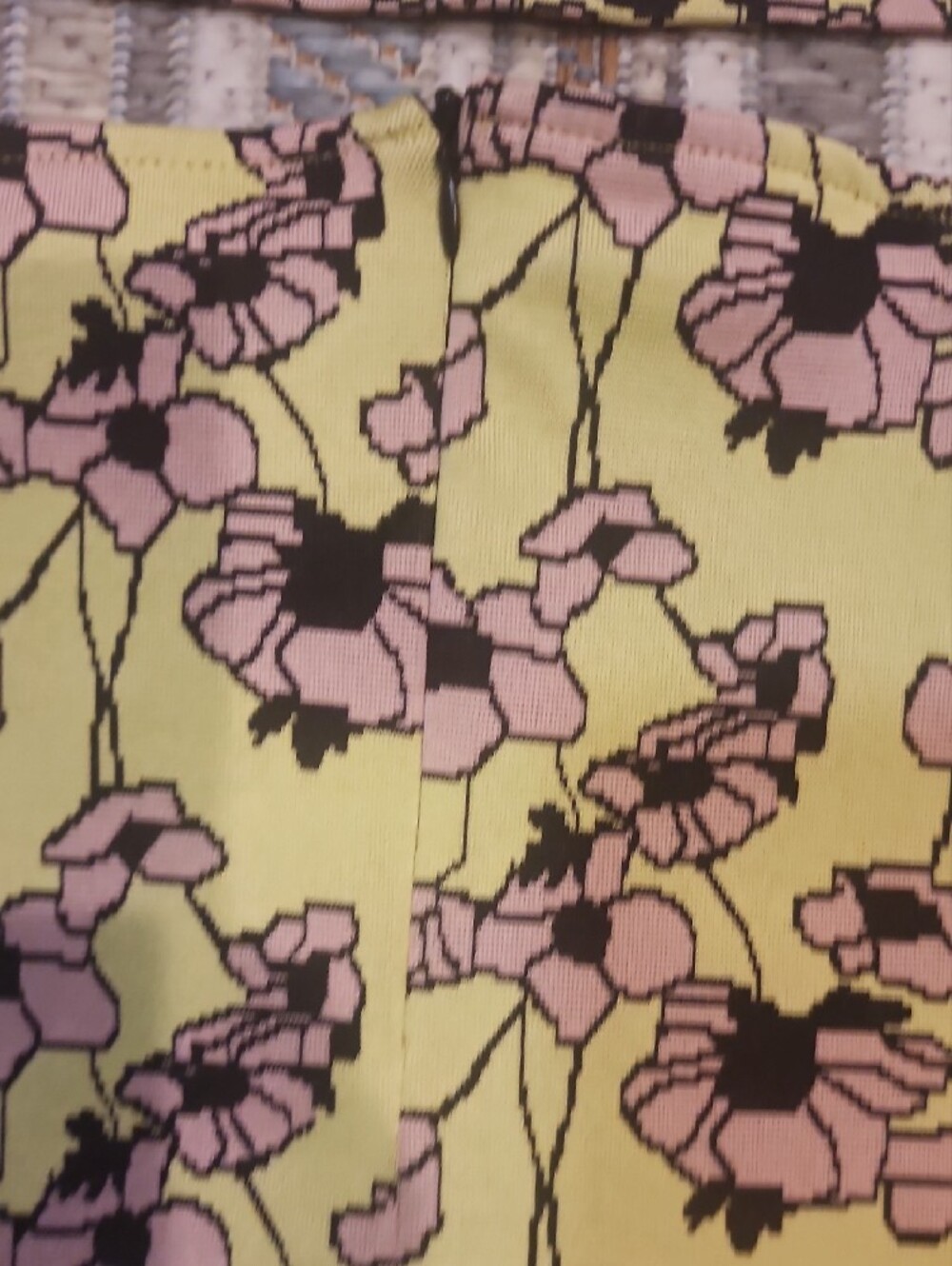 Zara Yellow Floral Mock-Neck Skirt And Top - Picture 4 of 10